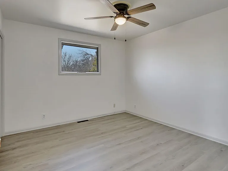 6469 Fleetwood Dr — Photo 17