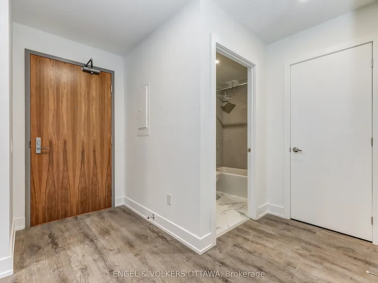 280 Crichton St #302 — Photo 7