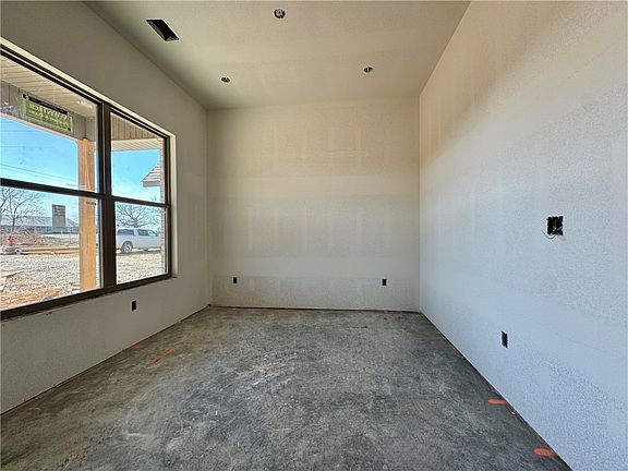 4th image of 2104 Taylor Orchard Rd