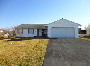 15 Village Dr #L-0200, Newmanstown, PA 17073