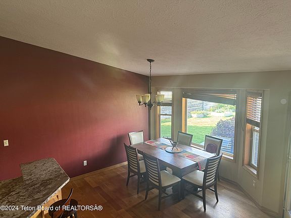 5th image of 309 Snake River Dr