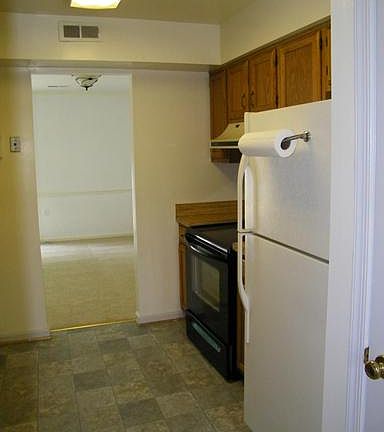 4th image of 2182 Mager Dr