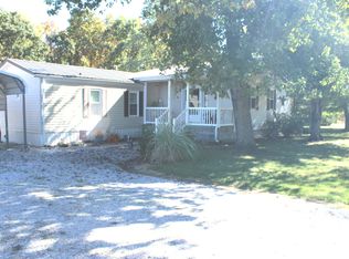 8024 Garrett Rd, Alma, IL 62807