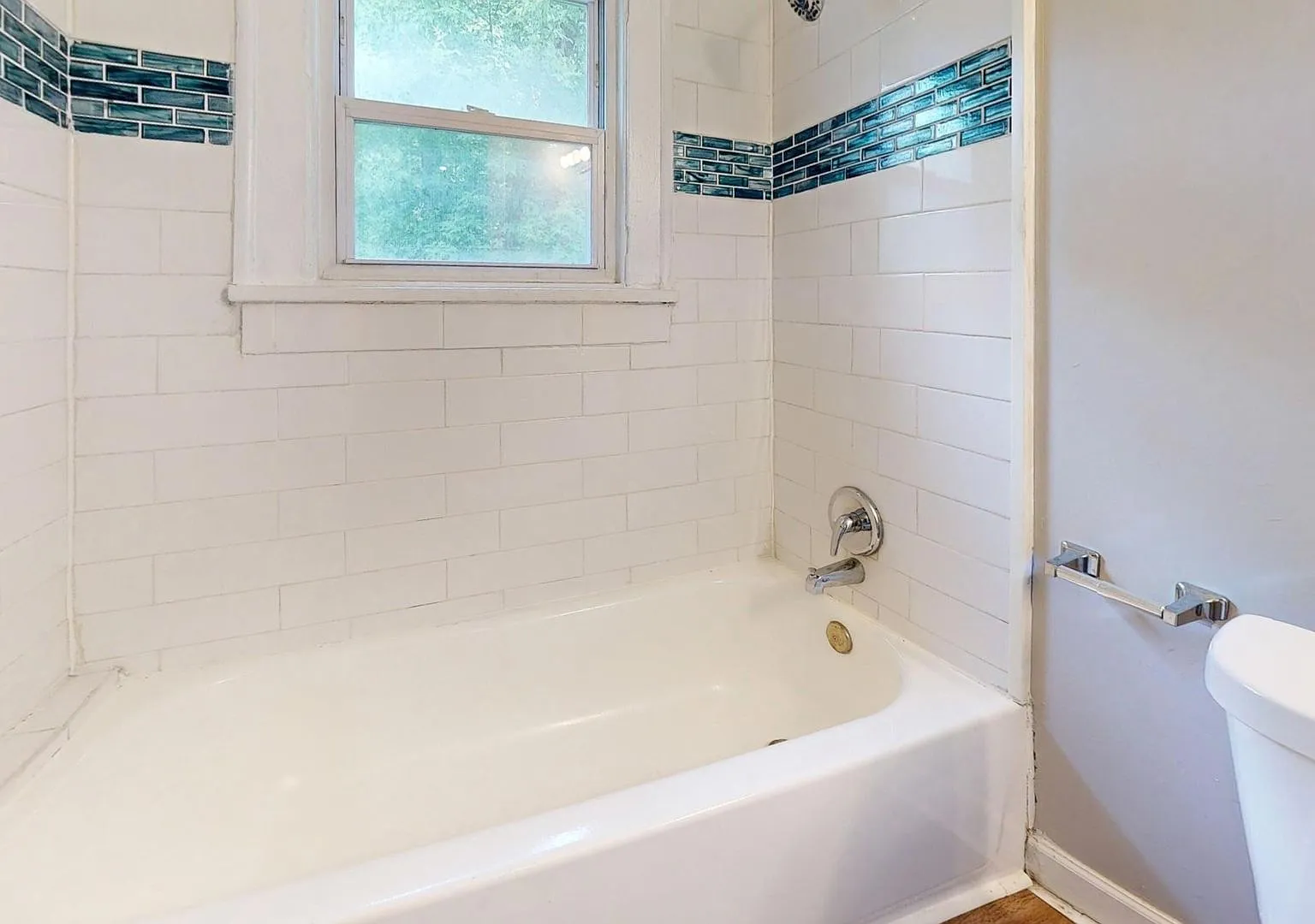 748 Hazel St — Photo 4