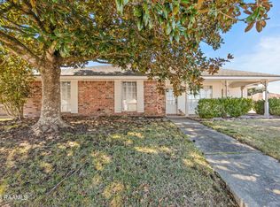 313 Wallingsford Cir, Youngsville, LA 70592