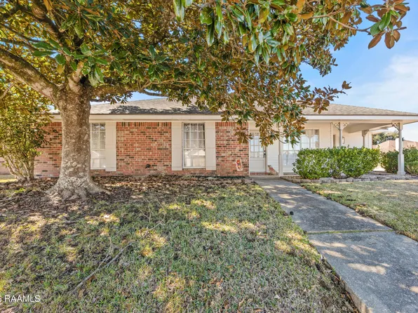 313 Wallingsford Cir, Youngsville, LA 70592