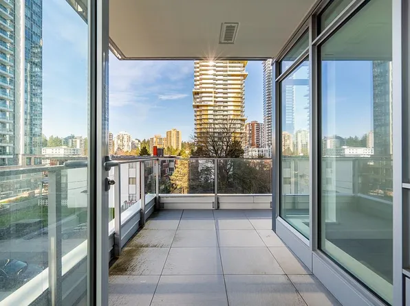 6398 Silver Ave #303, Burnaby, BC V5H 0J2