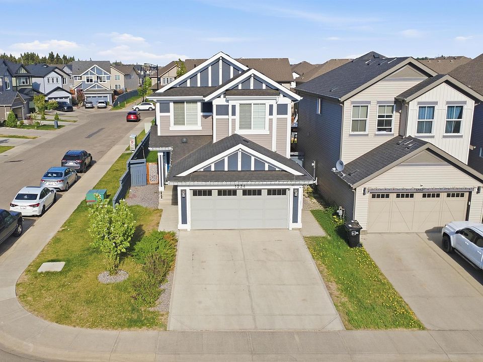 1st image of 1234 Daniels Cres SW