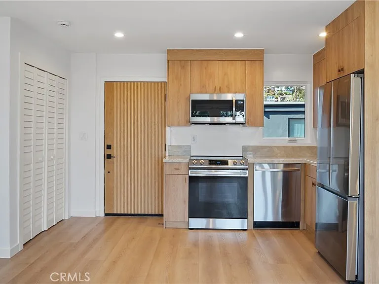 1105 N Coast Hwy — Photo 3