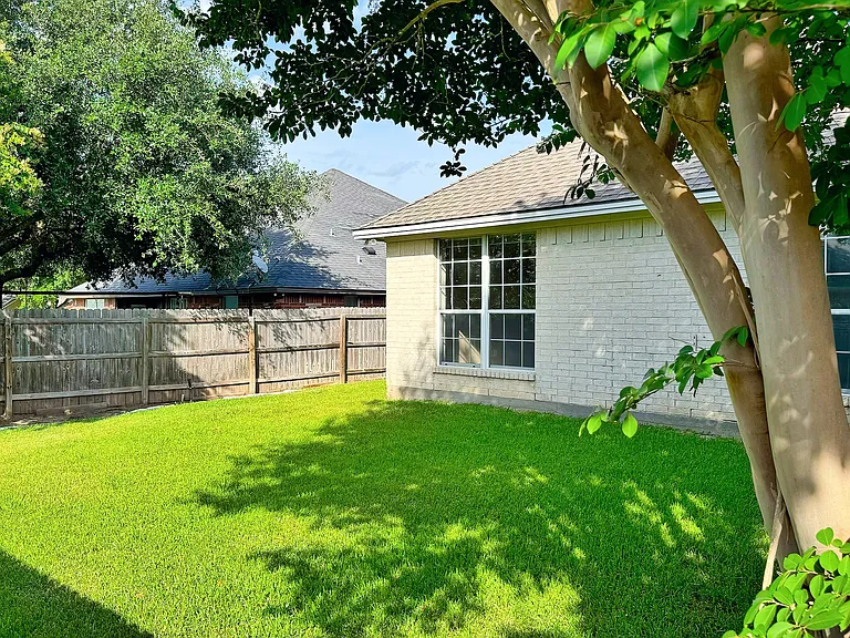 243 Stuttgart Cir — Photo 10