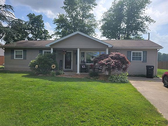 3rd image of 269 N Alden Dr