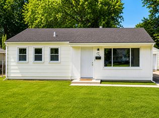 460 Marechal Ln, Florissant, MO 63031