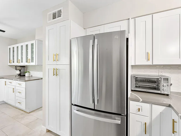 11230 Green Lake Dr #204 — Photo 7