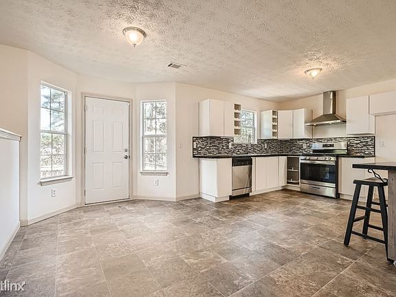 4th image of 44 Courtneys Ln