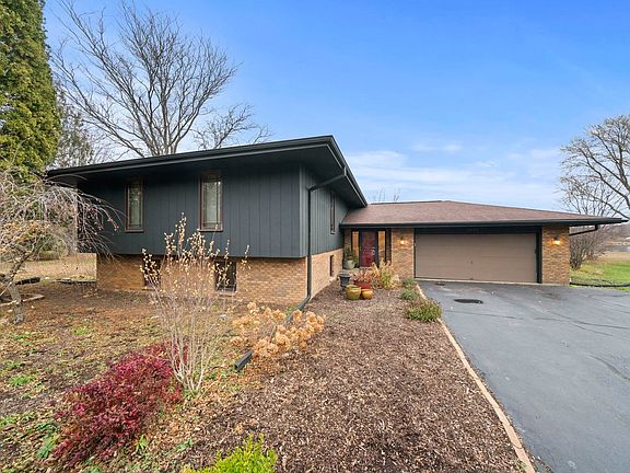 2nd image of 4085 Shorewood Dr