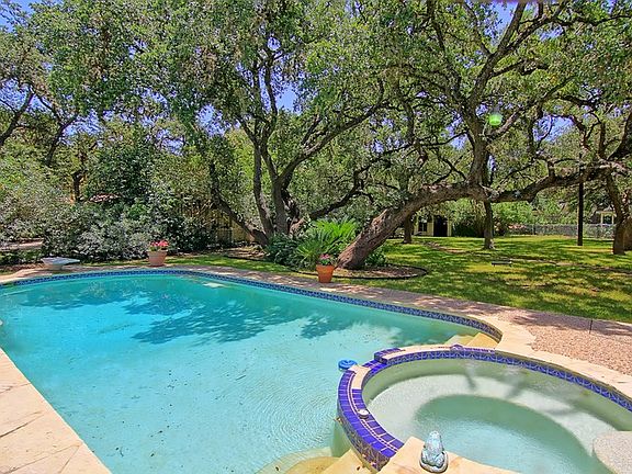 2nd image of 103 Encino Blanco St