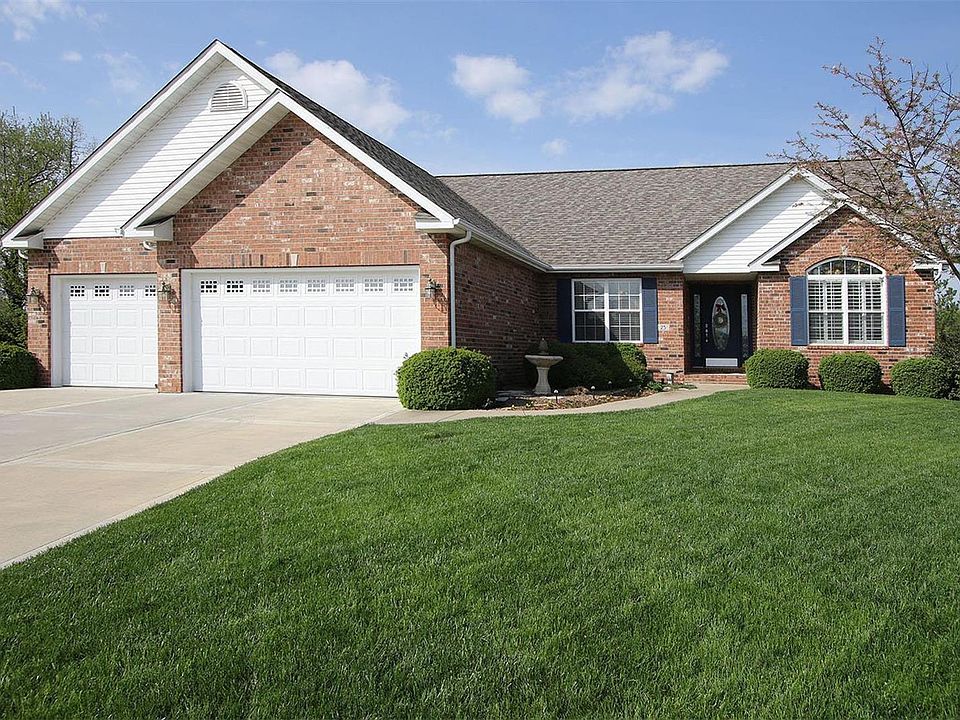 1st image of 25 Oak Valley Dr