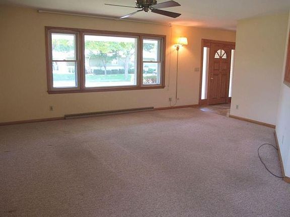 Large picture window for lots of light!