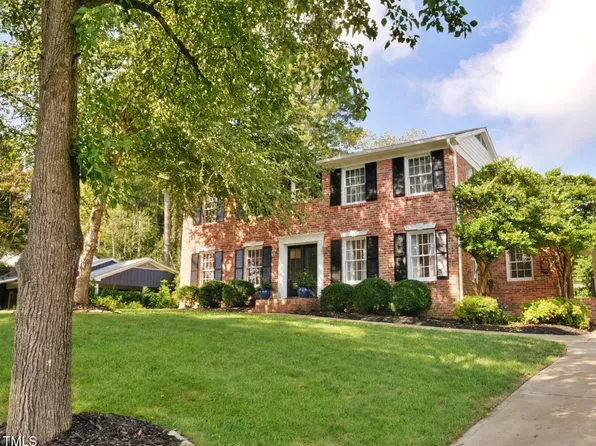 5017 Sandlewood Dr, Raleigh, NC 27609