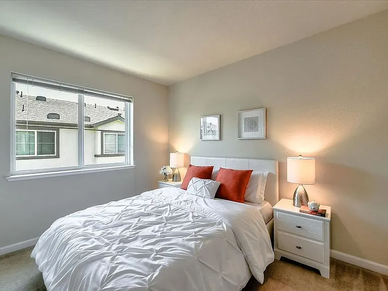 2716 McKee Rd — Photo 3
