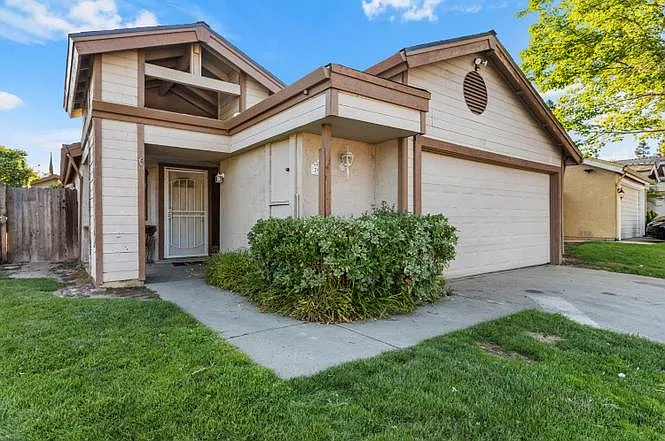 7043 Sprig Dr — Photo 3