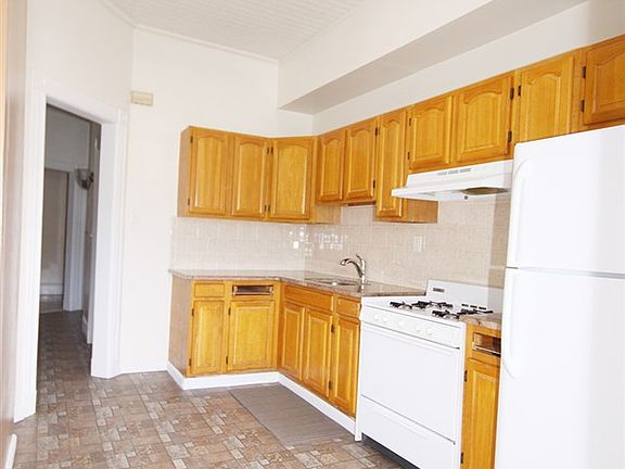4th image of 912 17th St #1