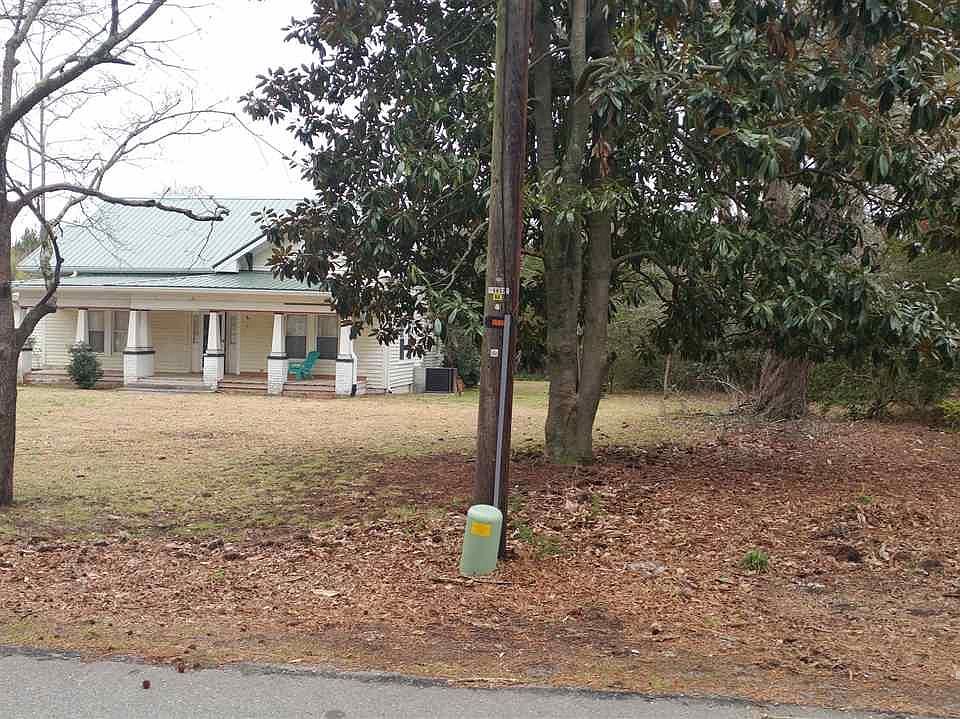 2nd image of 204 Woodard St