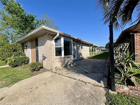 3rd image of 2917 Angelique Dr