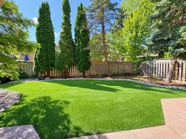 1374 Heritage Way, Oakville, ON L6M 3C9