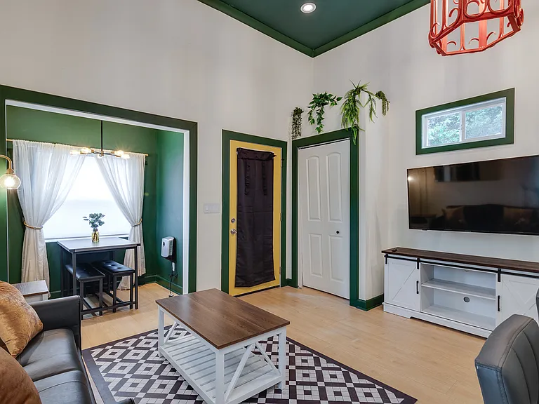 841 Lane Ave — Photo 3