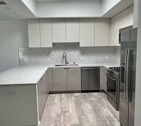 3rd image of 1946 Overland Ave #403