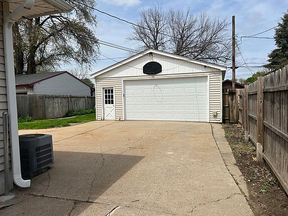 4th image of 2118 Avenue K