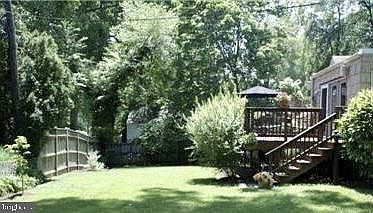 2nd image of 2835 Woodlawn Ave