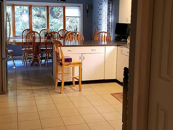 4th image of 7 Wharton Dr