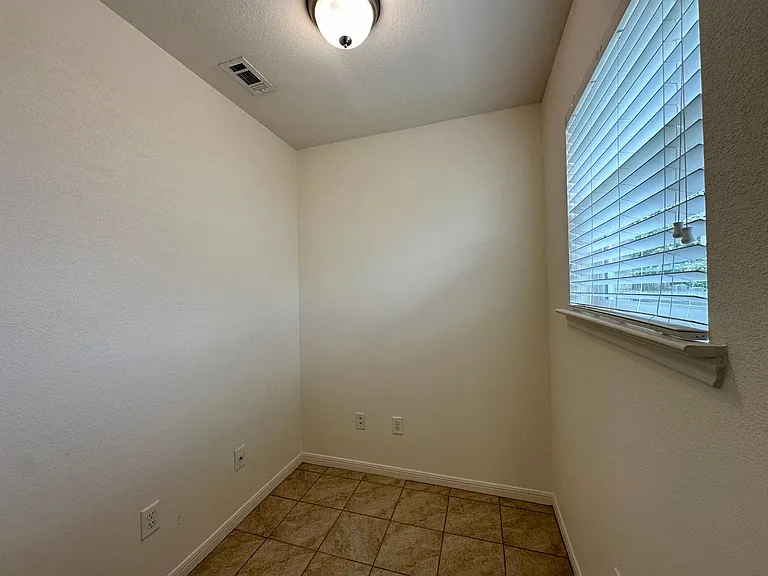 3709 Salt Fork Dr — Photo 13