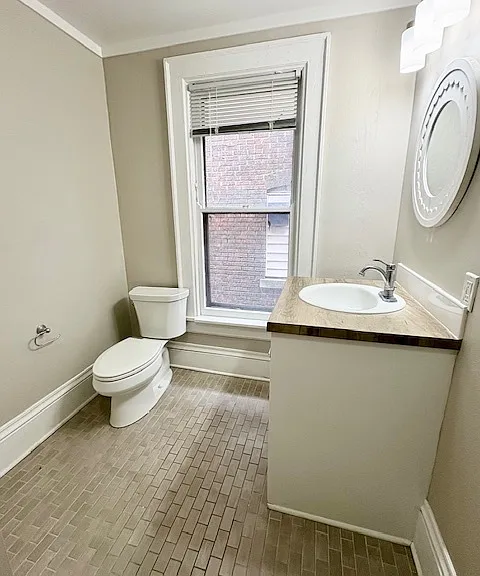 104 E Dayton St #2 — Photo 9
