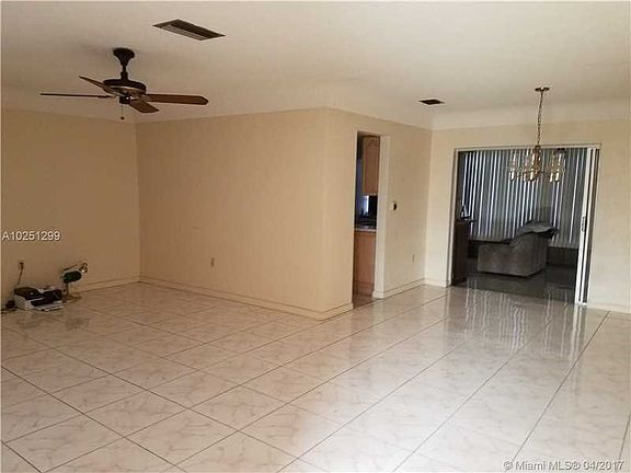 4th image of 8625 Sheraton Dr
