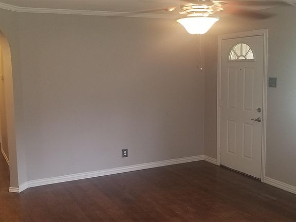4th image of 3520 Oak Creek Cir