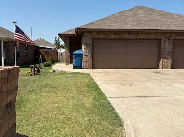 707 NE 19th St, Newcastle, OK 73065