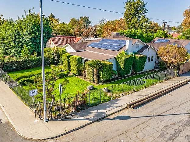 Building Photo - 320 Lincoln St #B