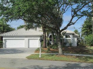 15440 Huntridge Rd, Davie, FL 33331