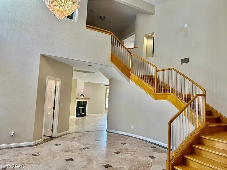 8645 Robinson Ridge Dr — Photo 16