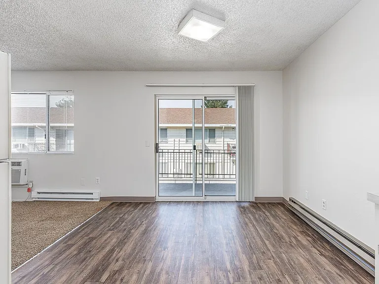 Kathy-Ann Apartments — Photo 45