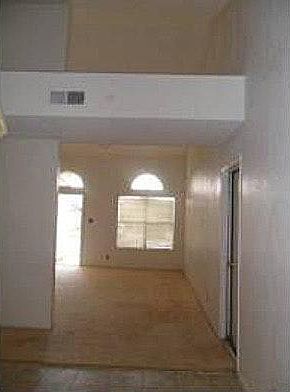 3rd image of 10656 Obsidian St