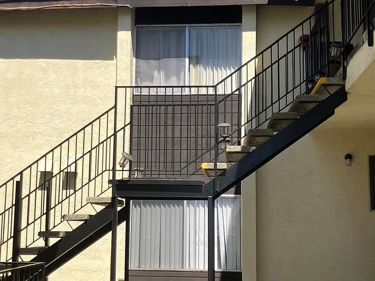 Lincoln Park Apartments — Photo 9