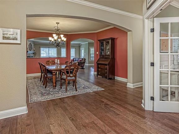 5th image of 107 Laurel Oaks Ln