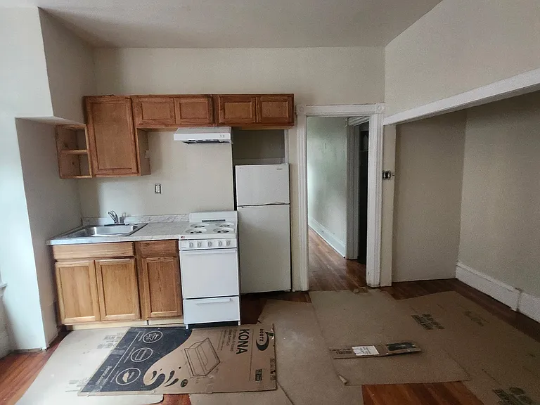 4716 Cedar Ave #2R — Photo 6