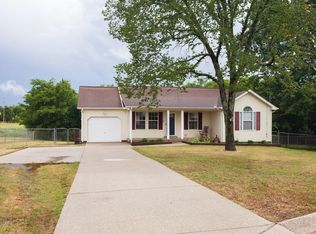 215 Bluewater Ct, La Vergne, TN 37086