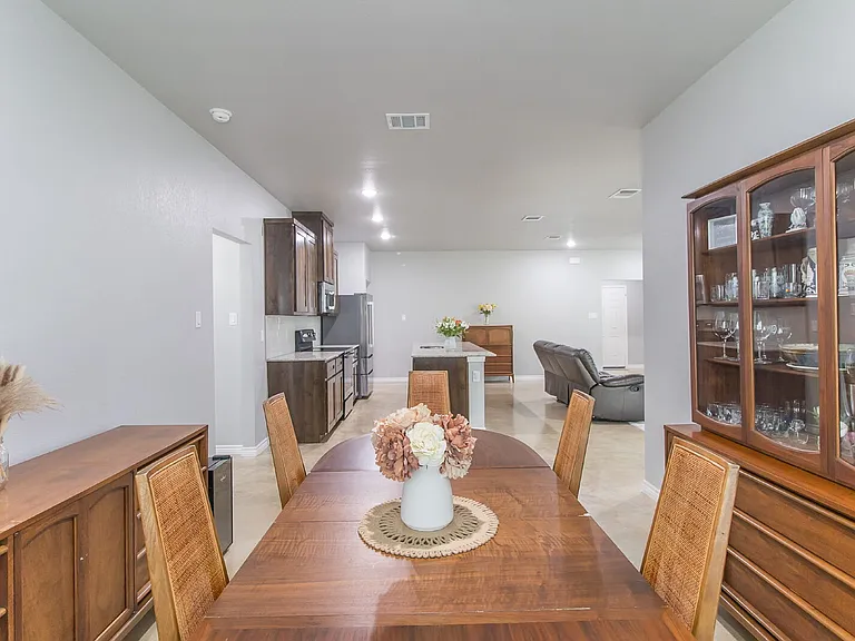 1715 Dryden Ave — Photo 16