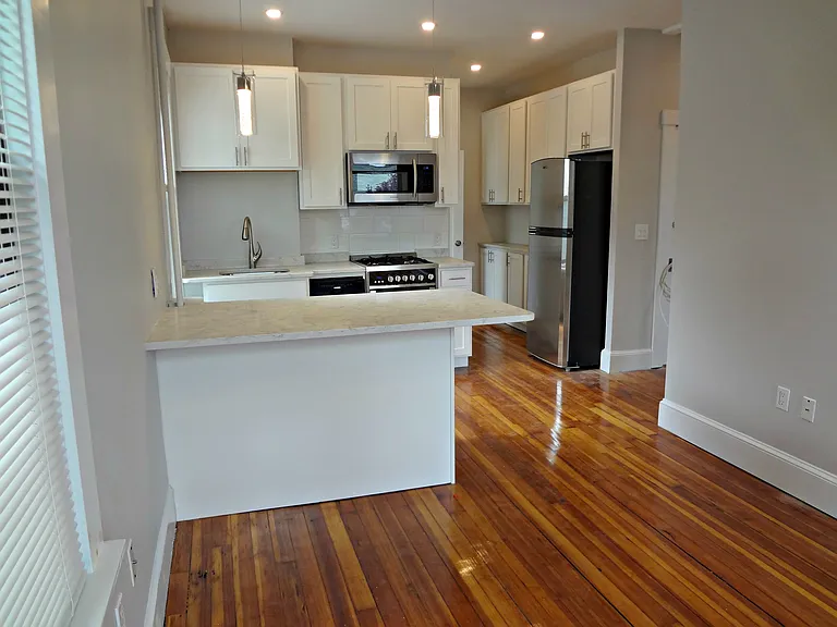 19 Seaverns Ave #2F — Photo 4